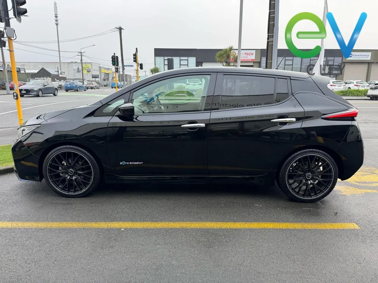 2020 Nissan Leaf X E+ (62kWh) — photo 6