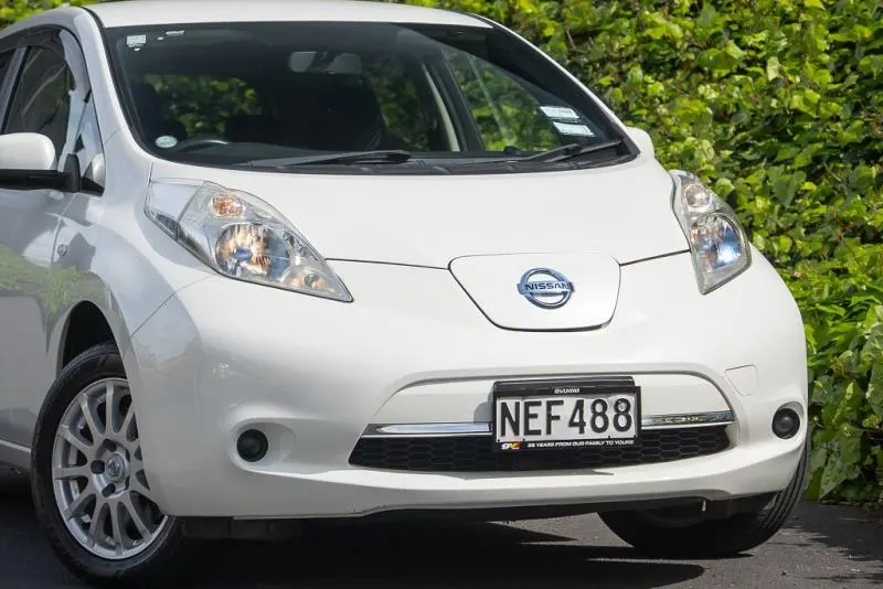 2015 Nissan Leaf 24S Gen 2 (24kWh) — photo 3