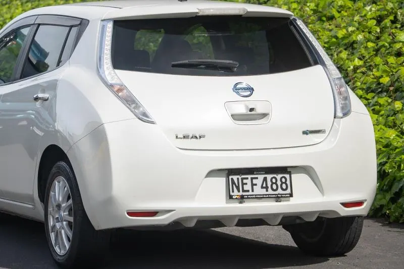 2015 Nissan Leaf 24S Gen 2 (24kWh) — photo 4