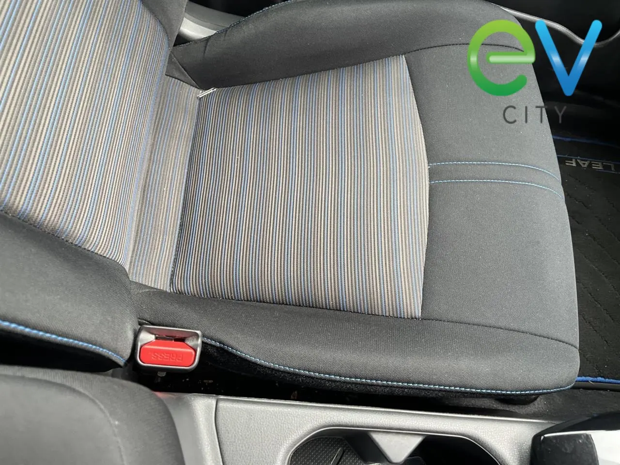 2021 Nissan LEAF X 40kWh With Pro Pilot, 360 Camera — photo 8