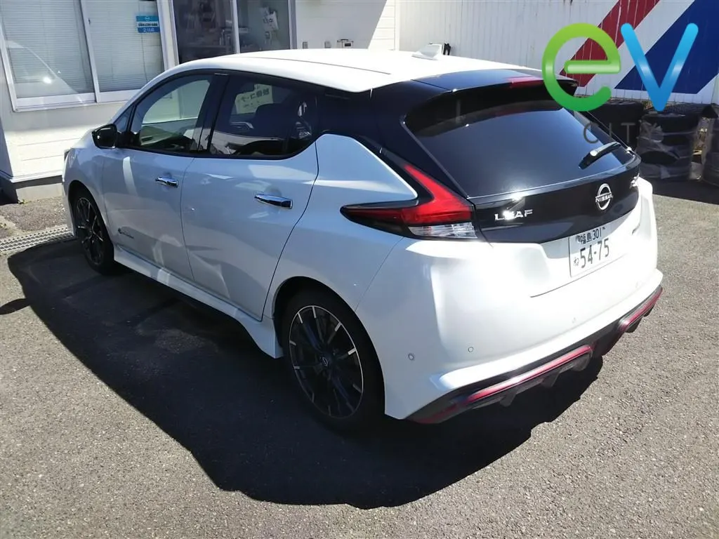 2021 Nissan Leaf X 40kWh NISMO, photo 2