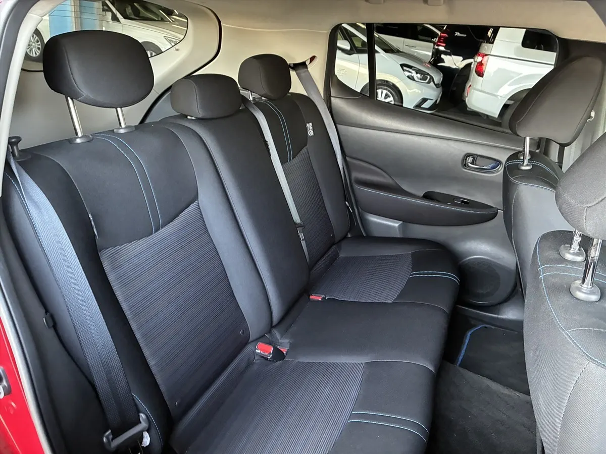 2022 Nissan Leaf X V Selection (40kWh) — photo 9