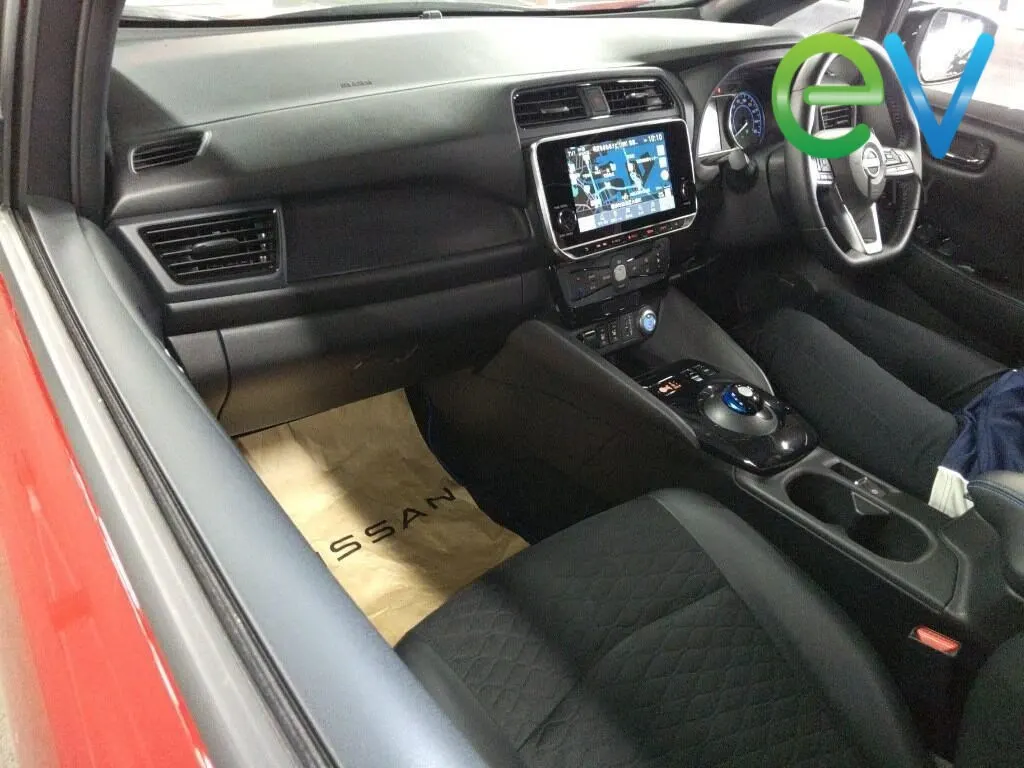 2024 Nissan Leaf X (40kWh) — photo 5