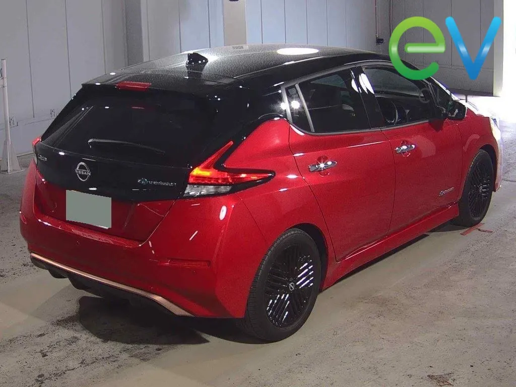 2024 Nissan Leaf X (40kWh) — photo 2
