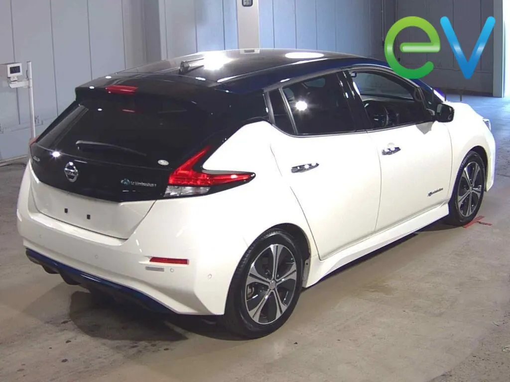 2018 Nissan LEAF X 40kWh 360 Camera — photo 2