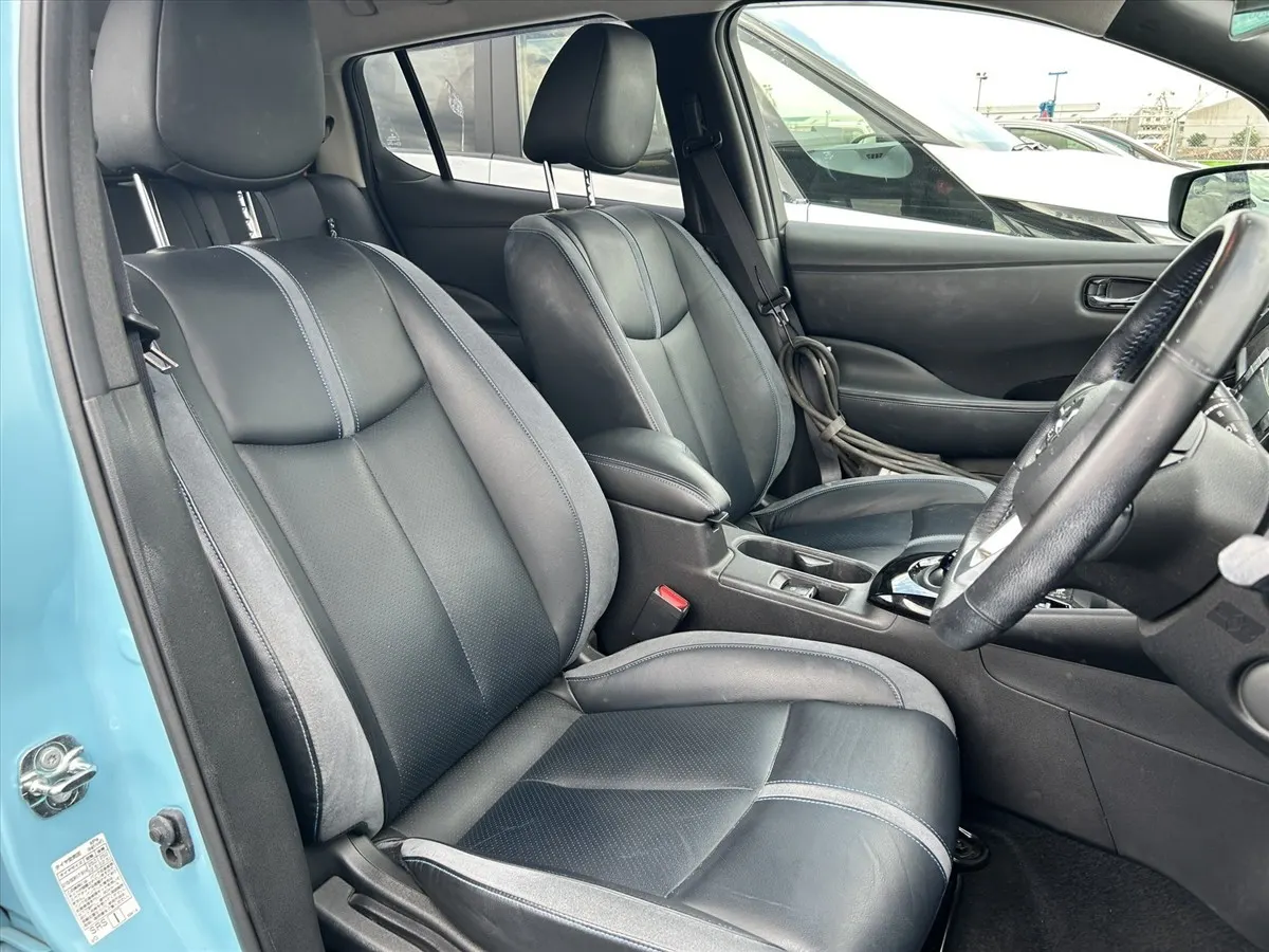 2019 Nissan Leaf X V Selection (40kWh) — photo 6