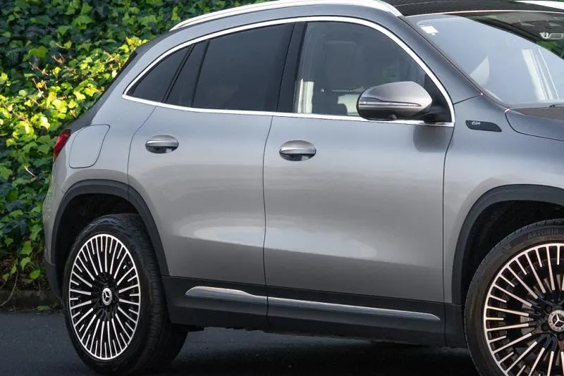2021 Mercedes-Benz EQA 250 AMG Line (66kWh) — photo 6