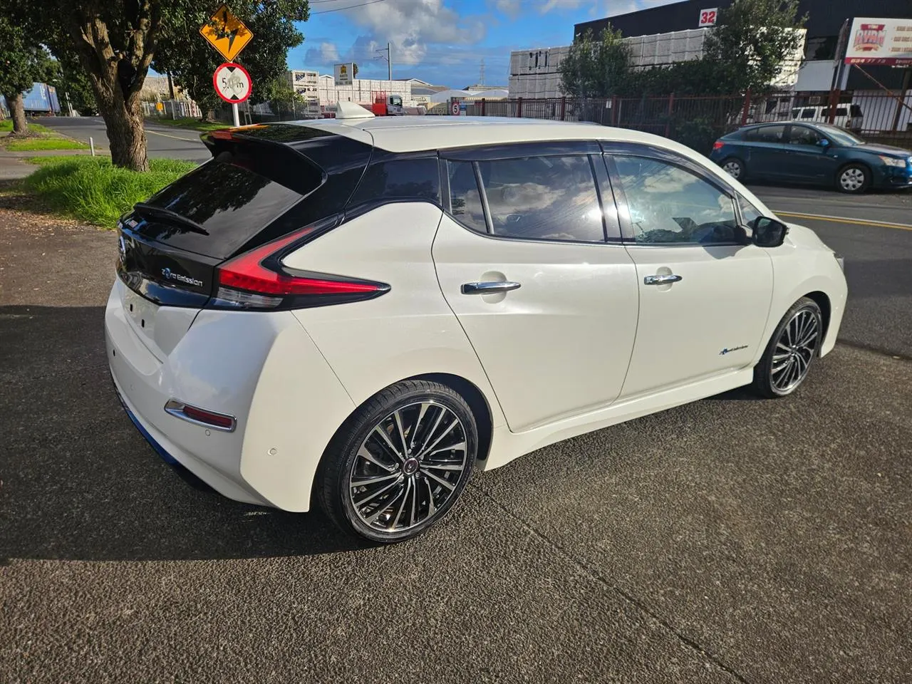 2021 Nissan Leaf 40G (40kWh) — photo 7