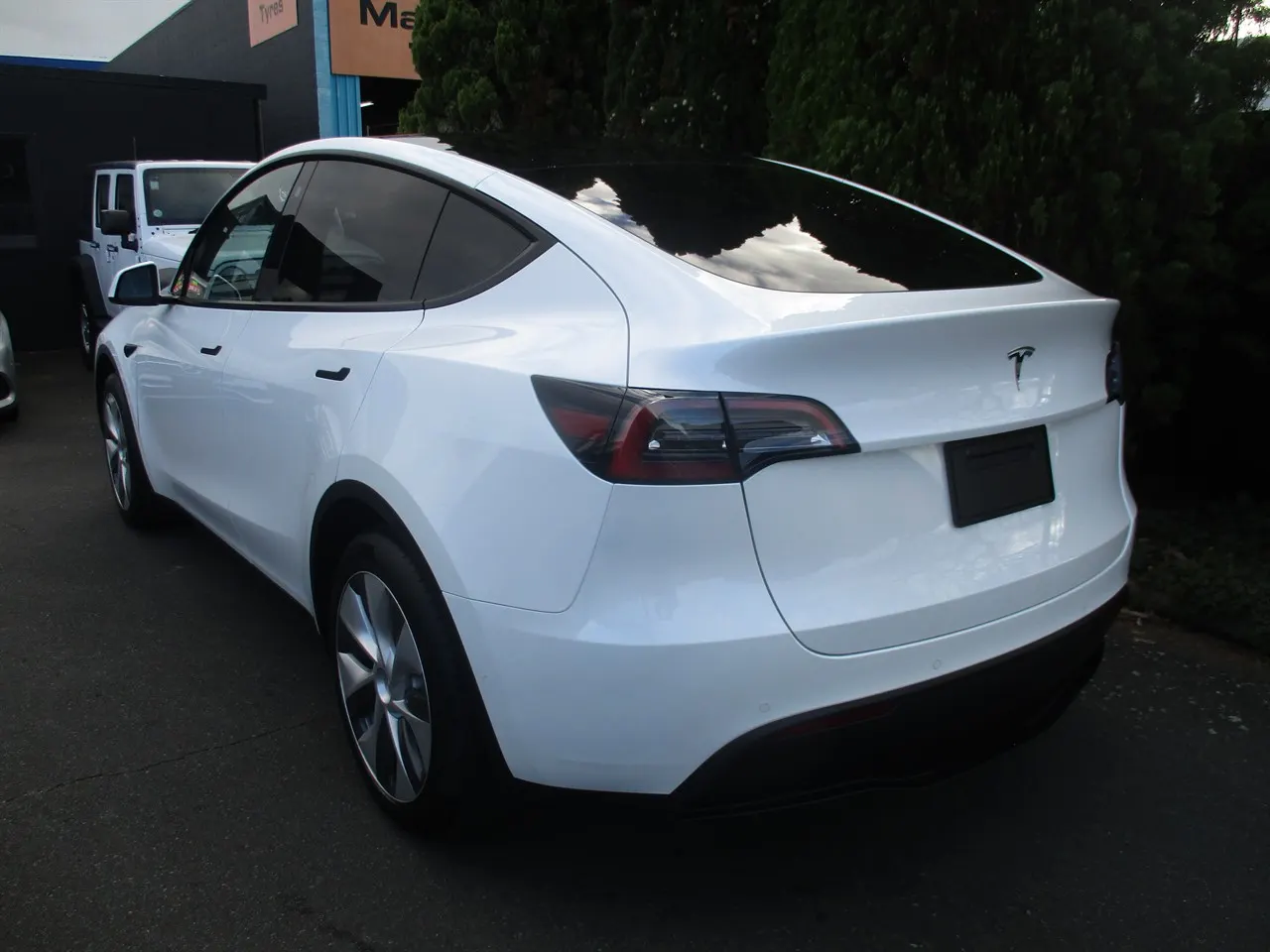 2023 Tesla Model Y Rear Wheel Drive — photo 5