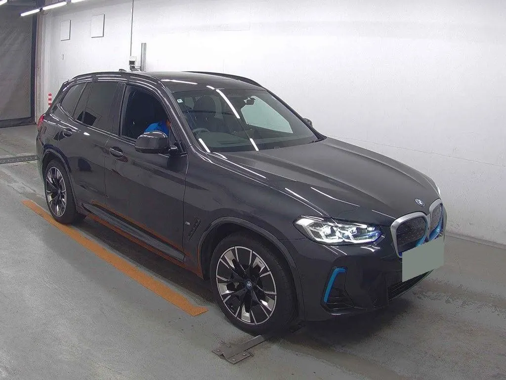 2022 BMW iX3 Motorsport — photo 3
