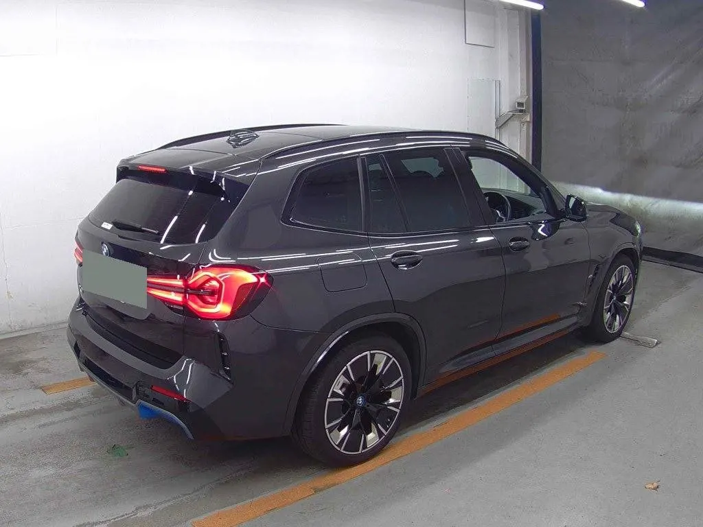 2022 BMW iX3 Motorsport — photo 4