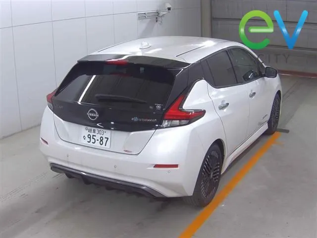 2024 Nissan Leaf X (40kWh) — photo 2