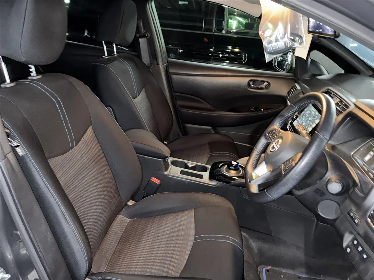 2022 Nissan Leaf X (40kWh) — photo 3
