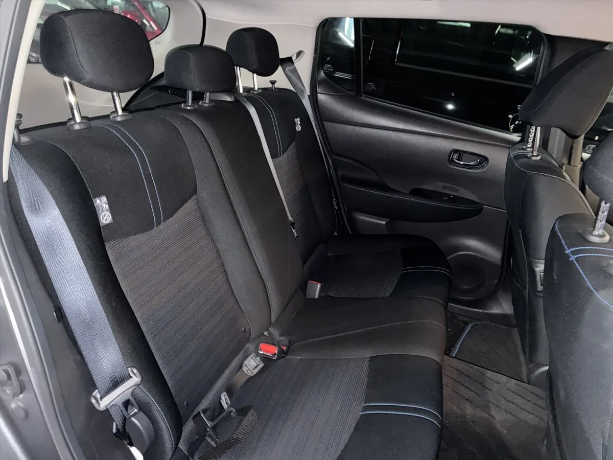 2022 Nissan Leaf X (40kWh) — photo 7