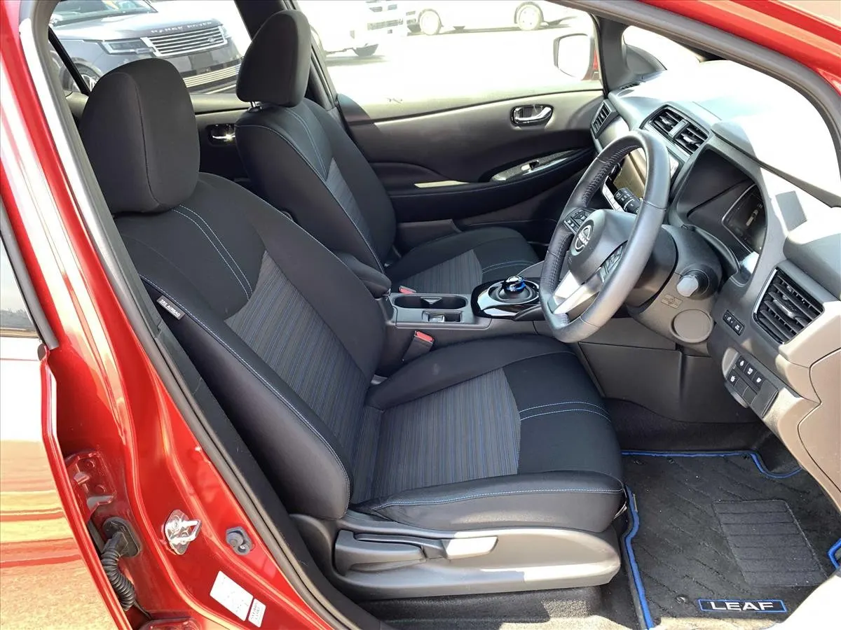 2022 Nissan Leaf X V Selection (40kWh) — photo 6