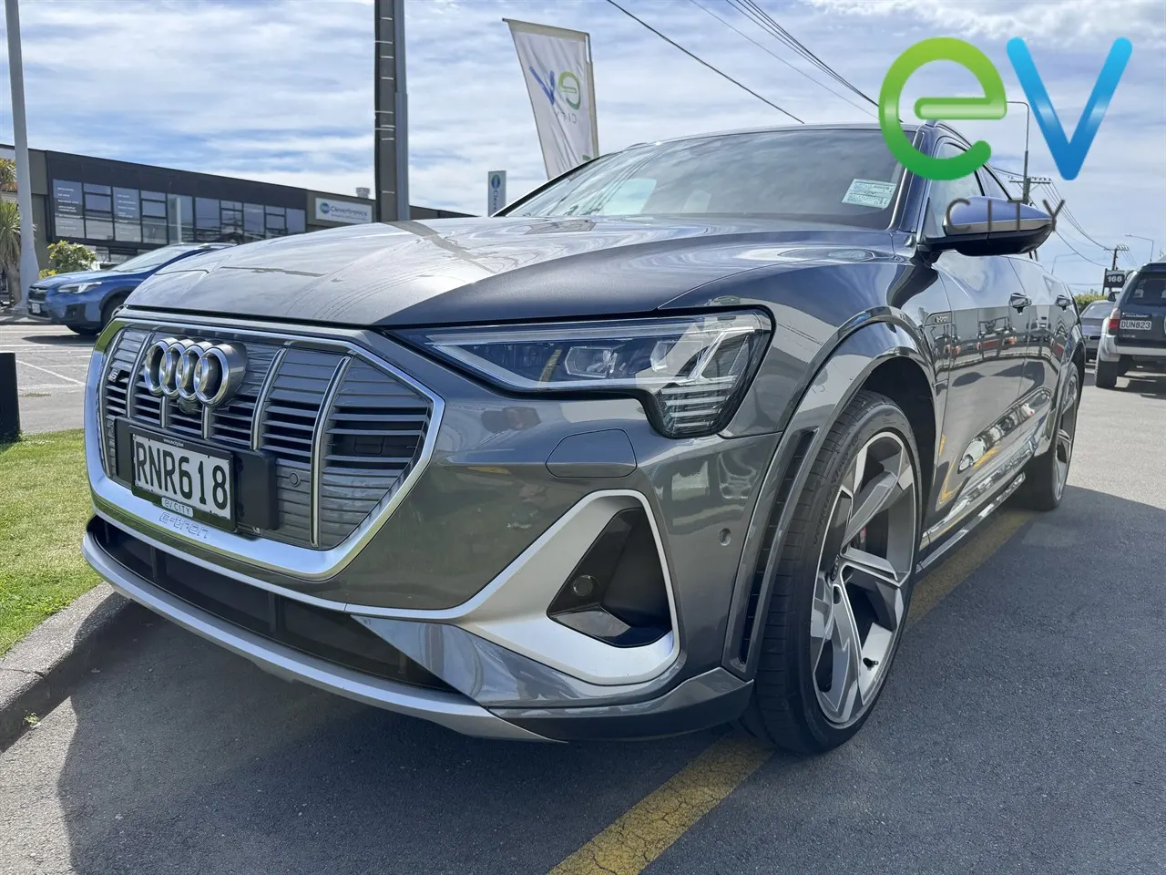 2022 Audi E-Tron S SPORTBACK 9, photo 6