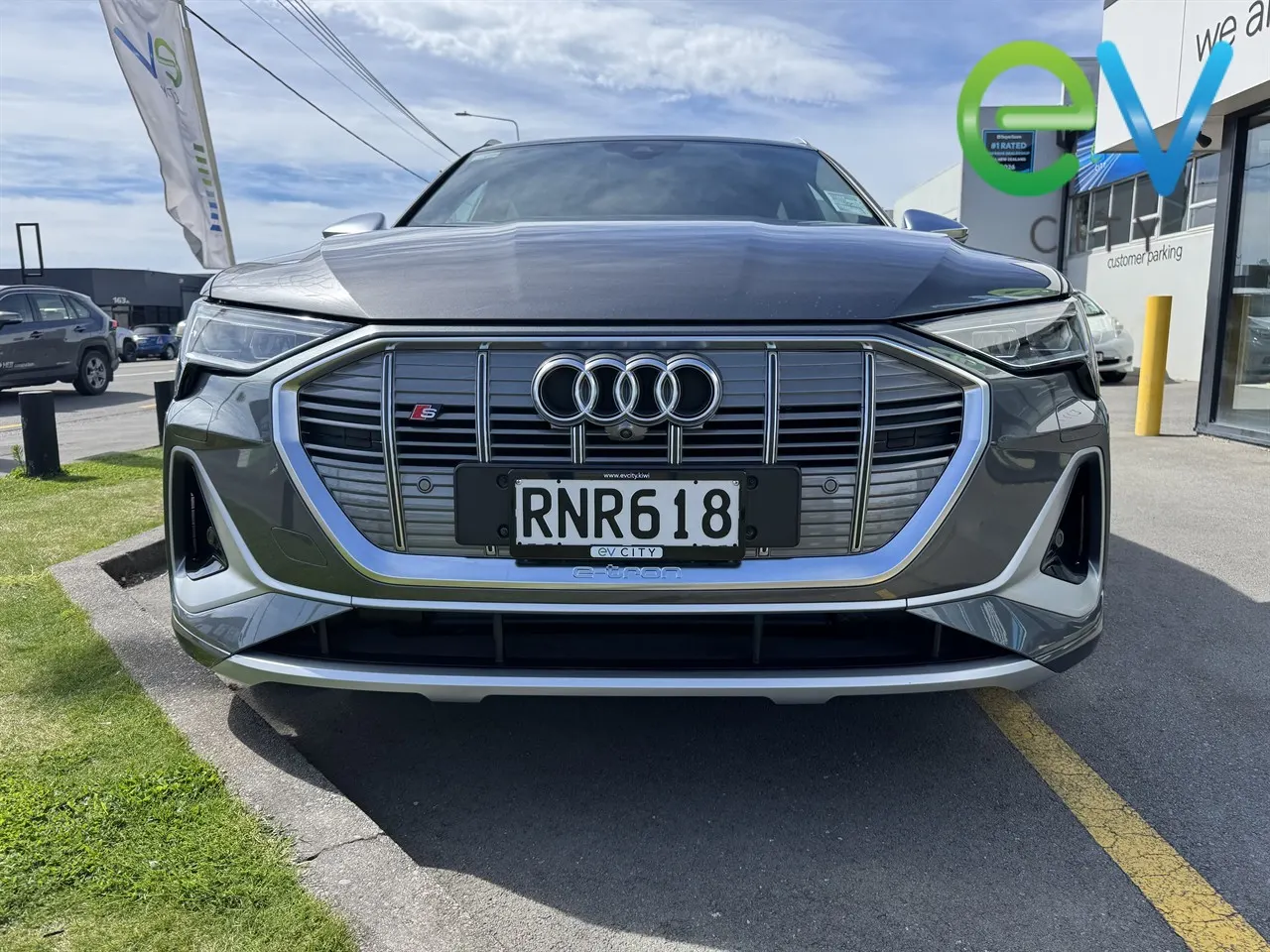 2022 Audi E-Tron S SPORTBACK 9, photo 7