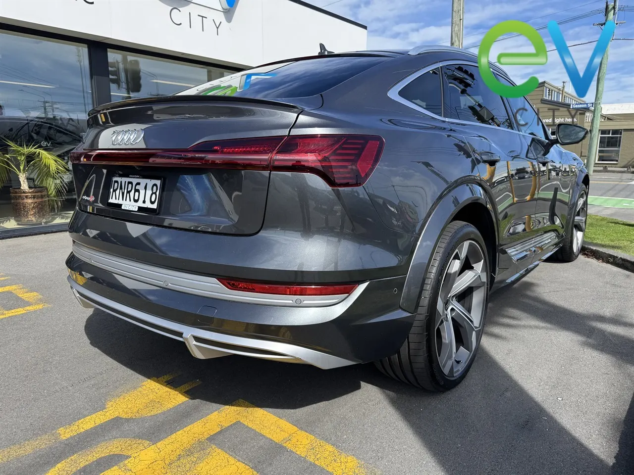 2022 Audi E-Tron S SPORTBACK 9, photo 3