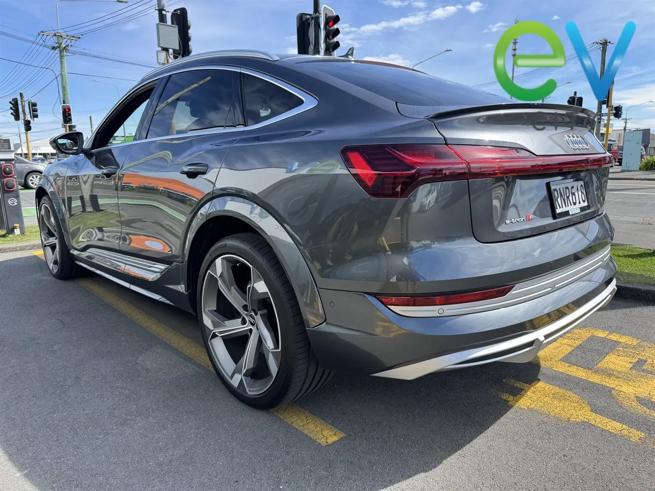 2022 Audi E-Tron S SPORTBACK 9, photo 5