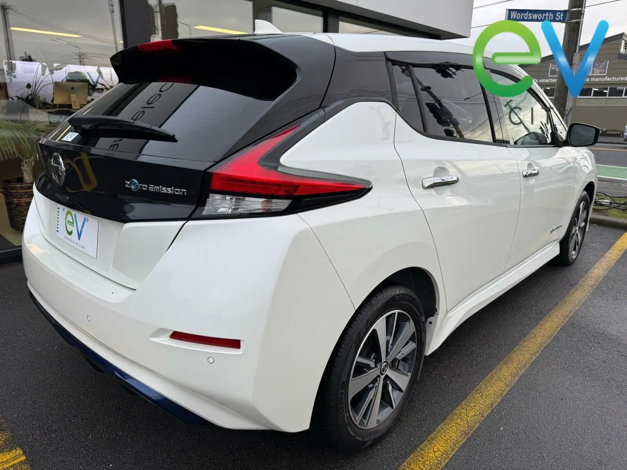 2020 Nissan Leaf e+ X (62kWh) — photo 7