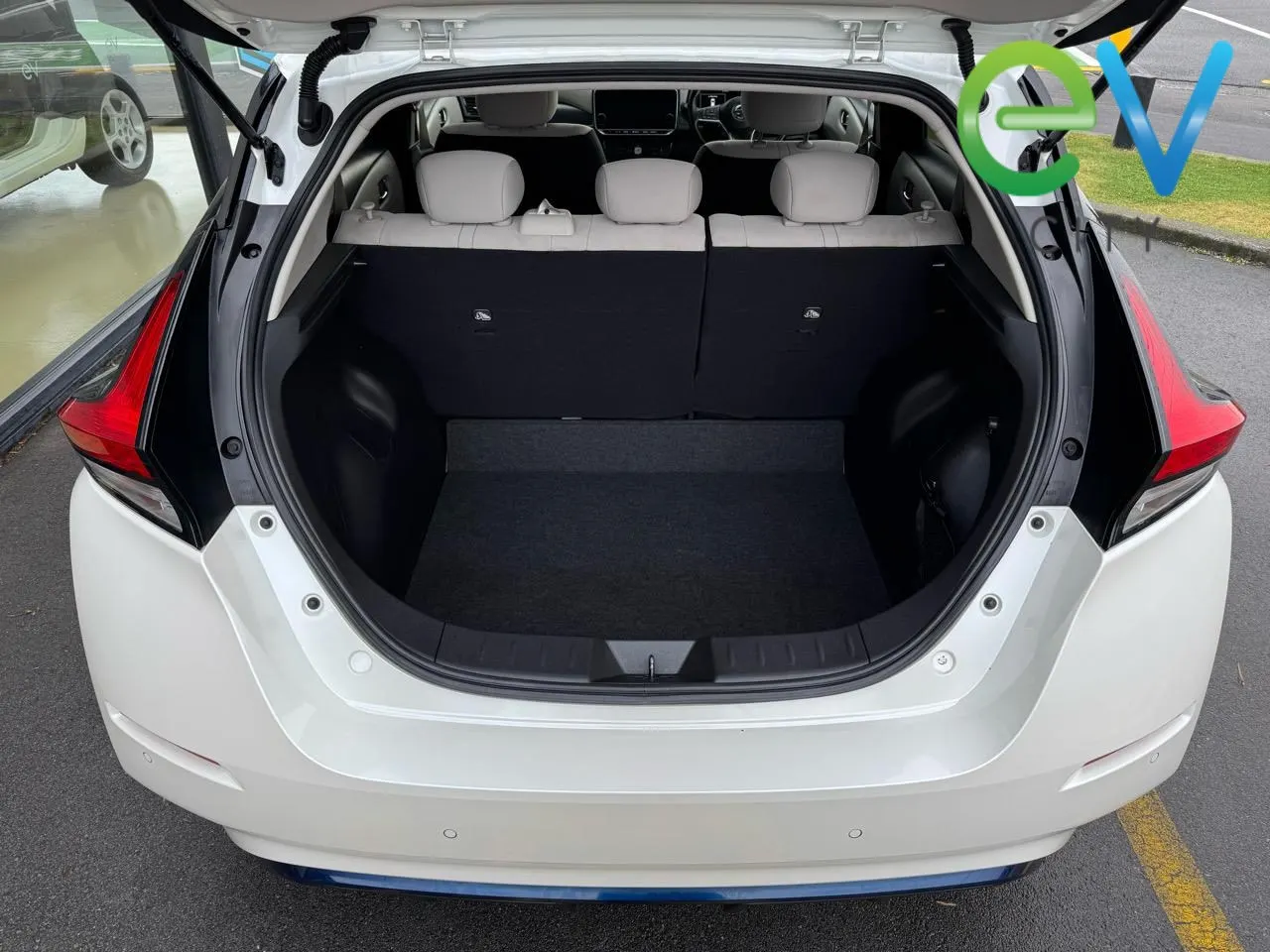 2020 Nissan Leaf e+ X (62kWh) — photo 6