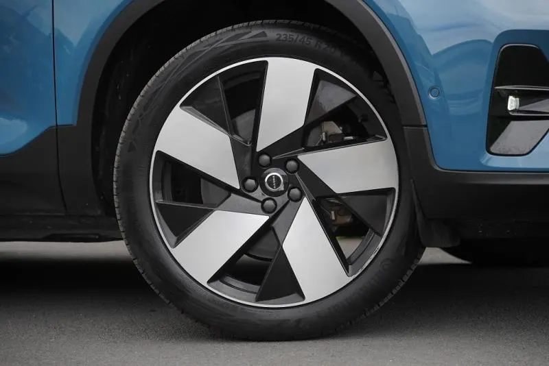 2022 Volvo C40 Recharge Ultimate Twin AWD — photo 8