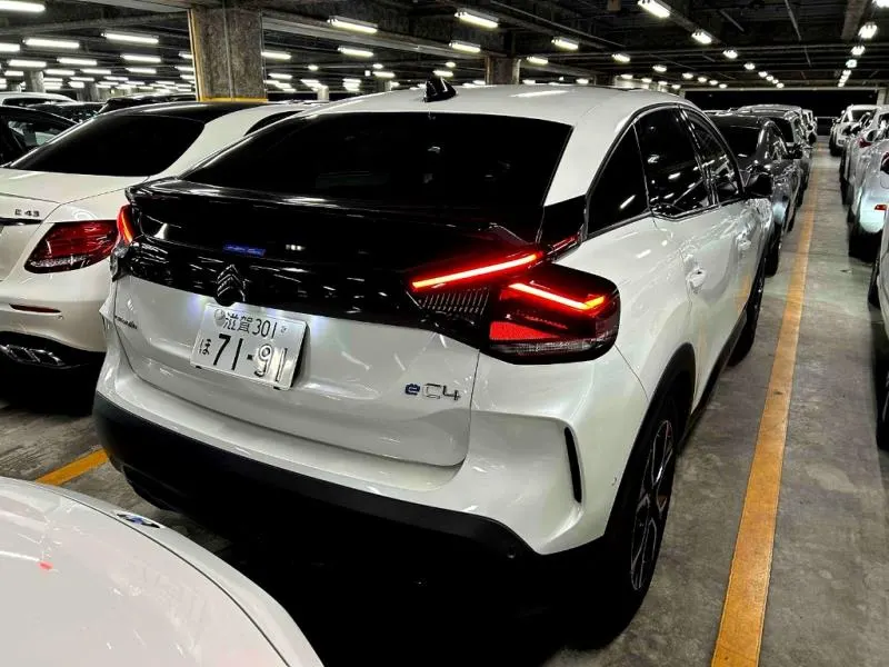 2023 Citroën ë-C4 Shine — photo 12