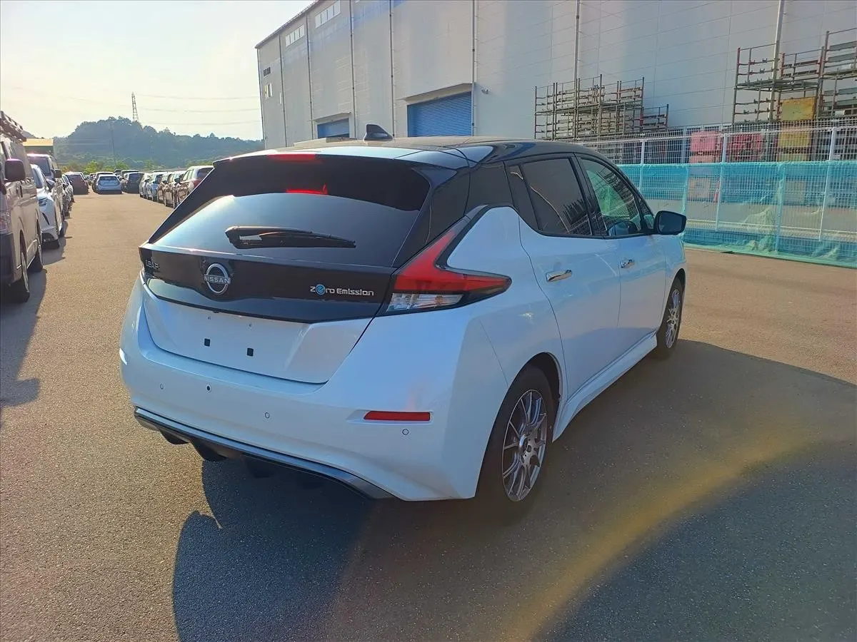 2023 Nissan Leaf X V Selection (40kWh) — photo 2
