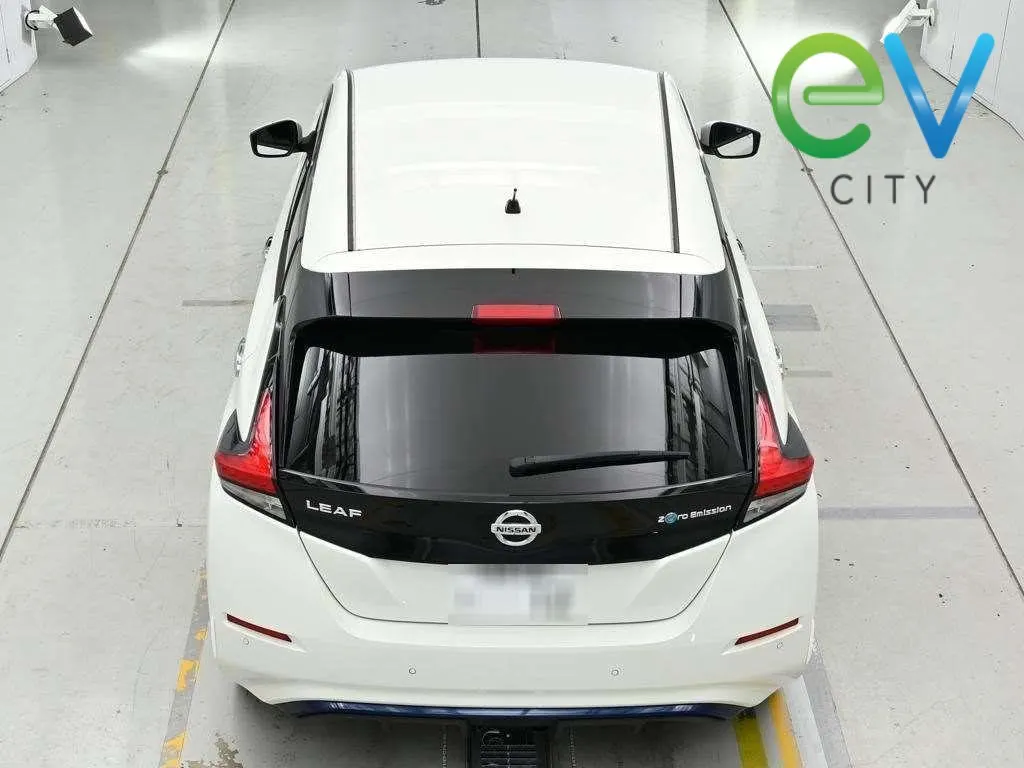 2017 Nissan LEAF G 40kWh Pro Pilot, 360 Camera — photo 4