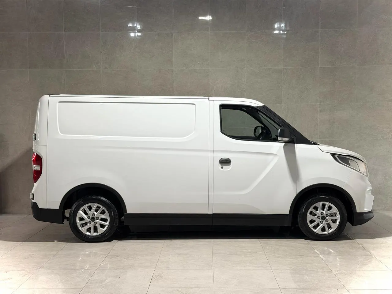 2025 LDV eDeliver 3 50.23kWh NZ New, photo 2
