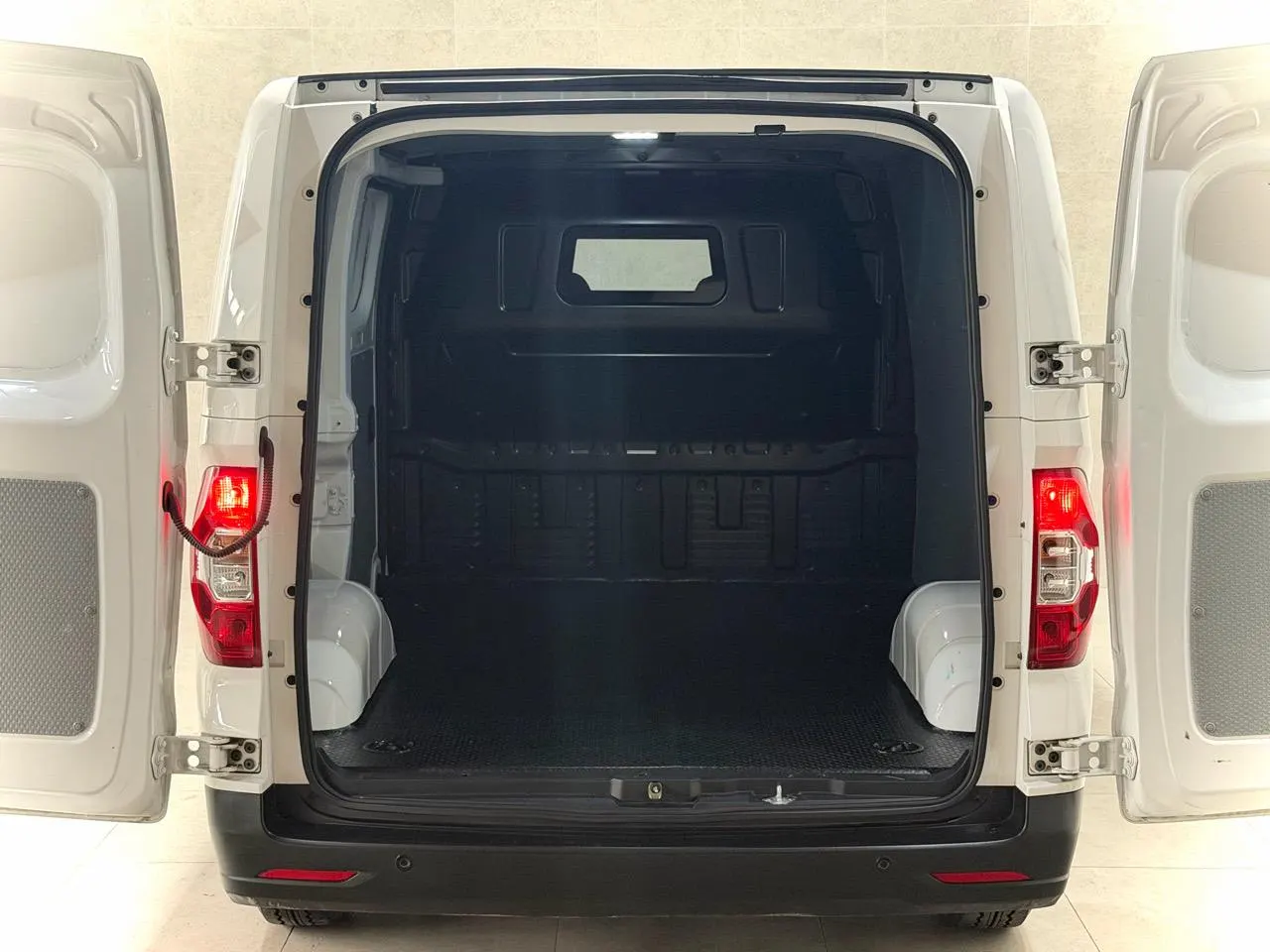 2025 LDV eDeliver 3 50.23kWh NZ New, photo 6