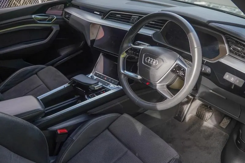 2021 Audi e-tron Sportback 55 S Line (95kWh), photo 8