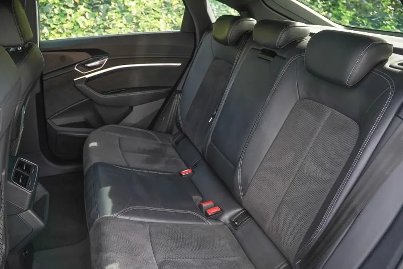 2021 Audi e-tron Sportback 55 S Line (95kWh), photo 12