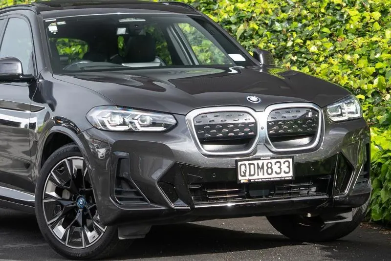 2023 BMW iX3 M Sport (80kWh) — photo 4