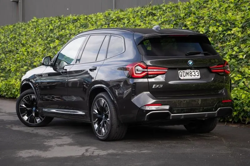 2023 BMW iX3 M Sport (80kWh) — photo 8