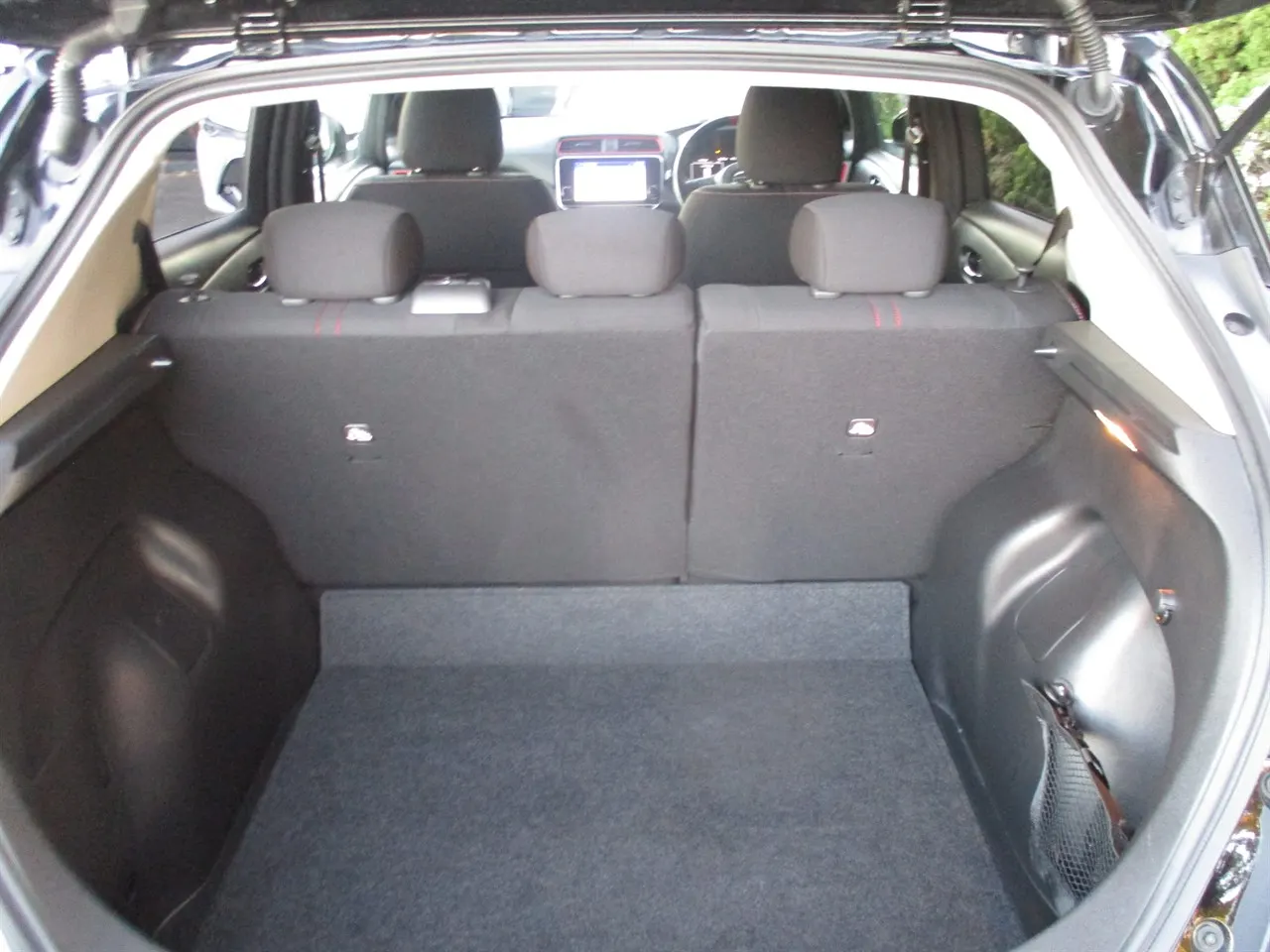 2021 Nissan Leaf 40G Nismo — photo 7