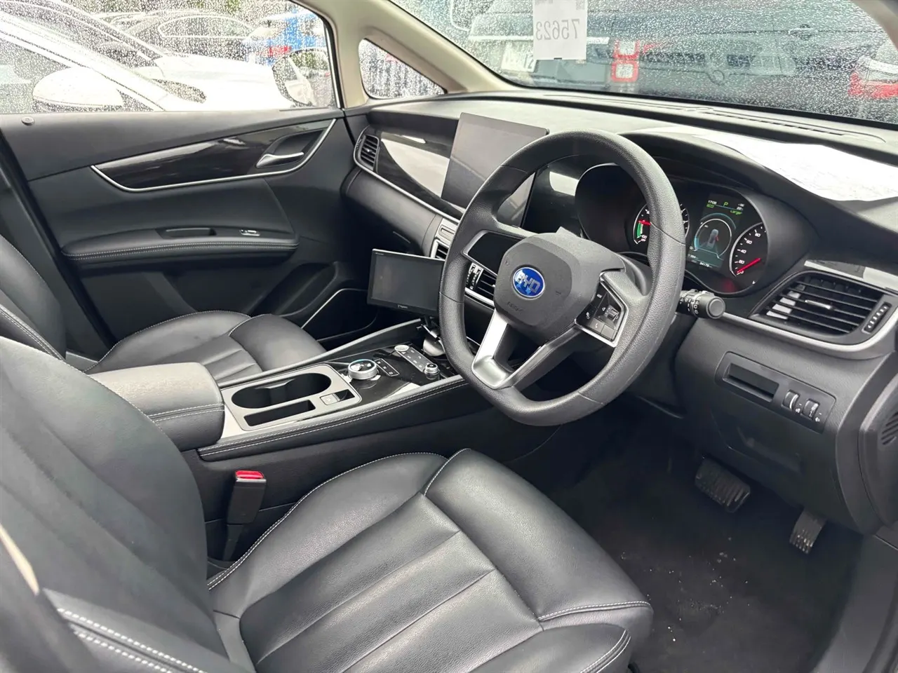 2022 BYD e6 GL Gen2 (71.7kWh) — photo 3