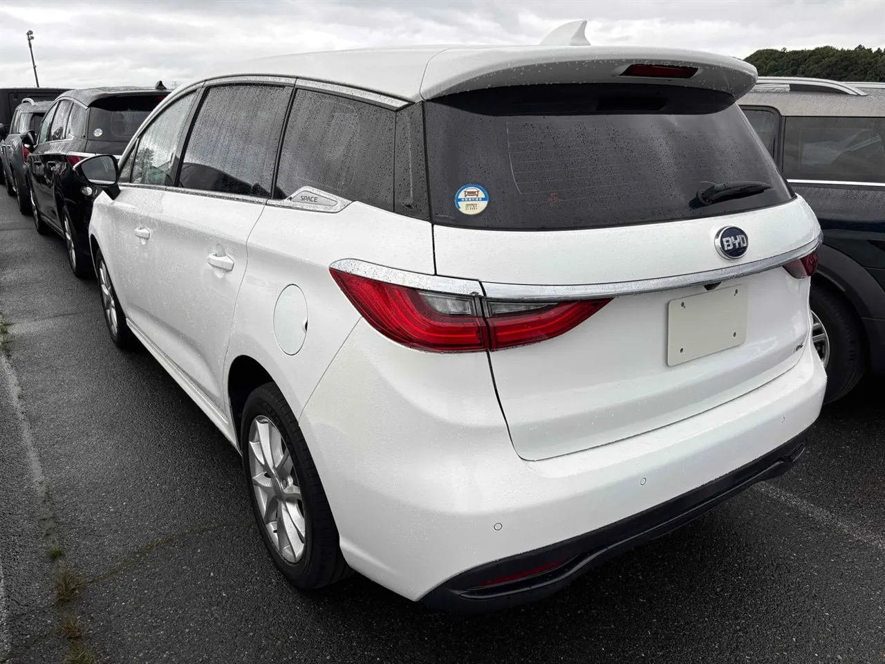 2022 BYD e6 GL Gen2 (71.7kWh) — photo 2