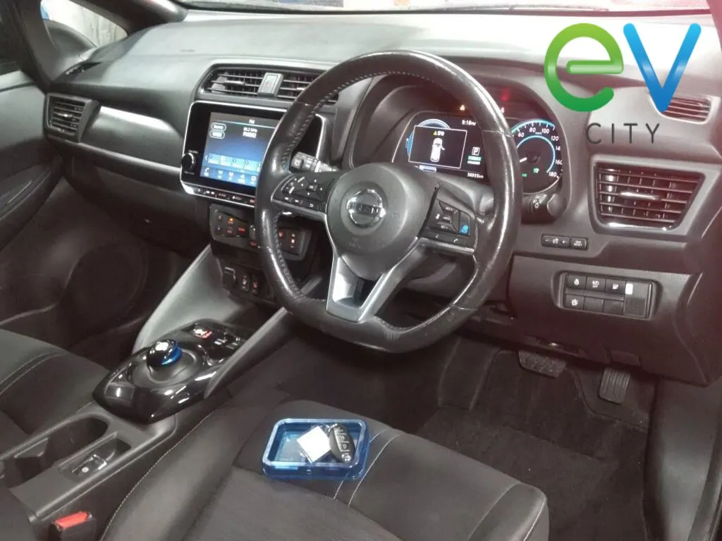 2021 Nissan Leaf X (40kWh) — photo 5