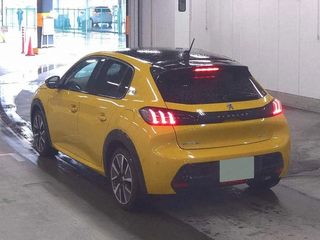 2020 Peugeot e-208 GT Line — photo 5