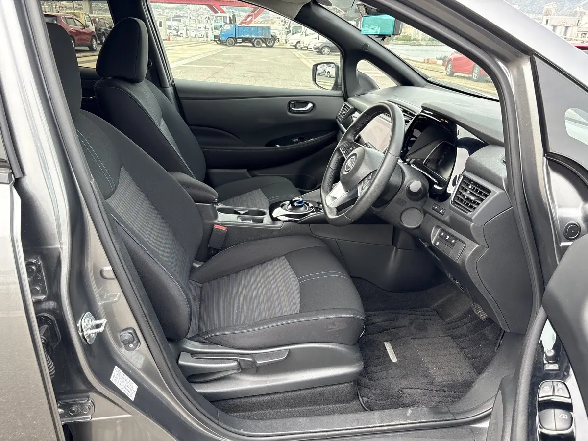 2022 Nissan Leaf X (40kWh), photo 6
