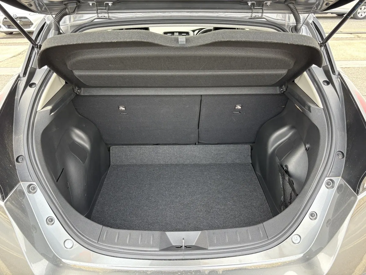 2022 Nissan Leaf X (40kWh), photo 13