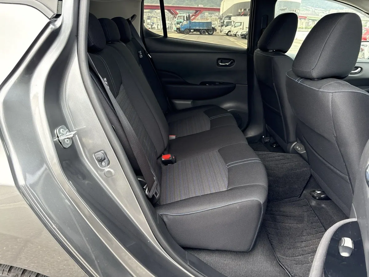 2022 Nissan Leaf X (40kWh), photo 12