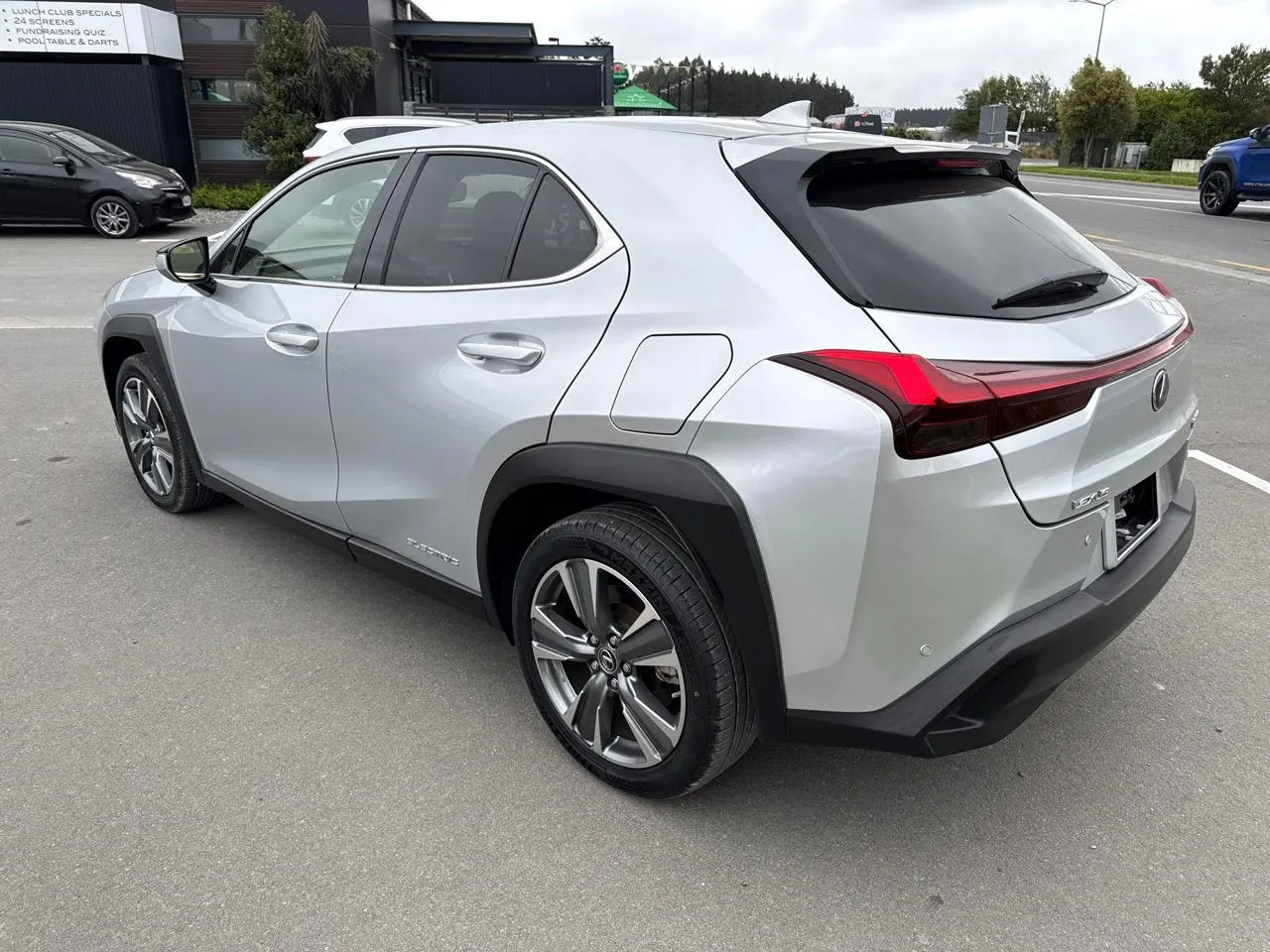 2021 Lexus UX 300e UX300e Ver. C EV Low KMs 360-camera, photo 6
