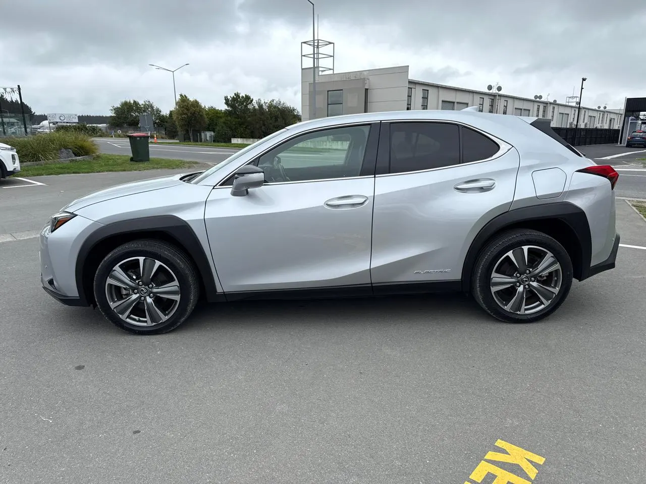 2021 Lexus UX 300e UX300e Ver. C EV Low KMs 360-camera, photo 5