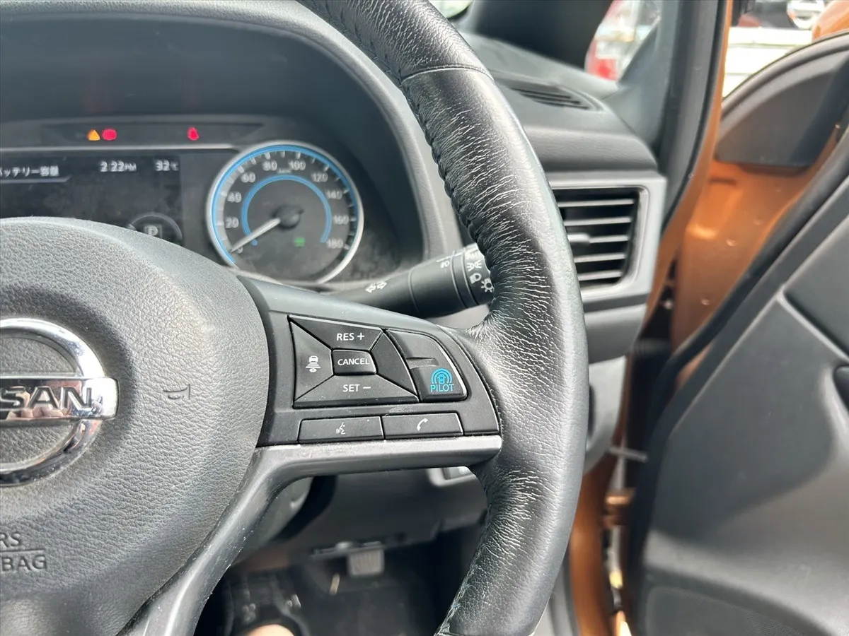 2018 Nissan Leaf G (40kWh) — photo 8