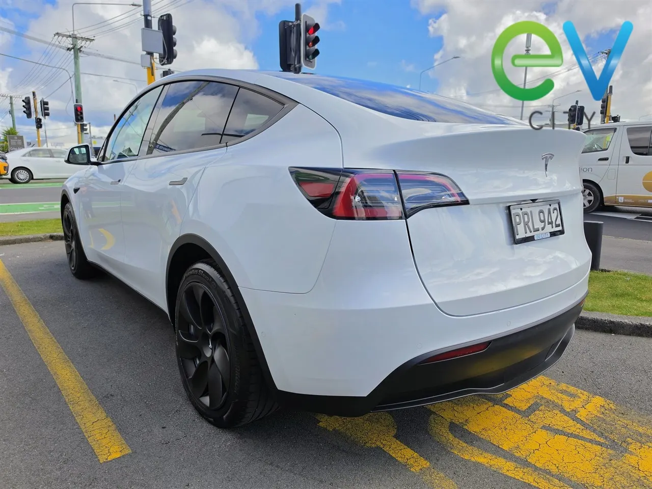 2023 Tesla Model Y Rear Wheel Drive, photo 6
