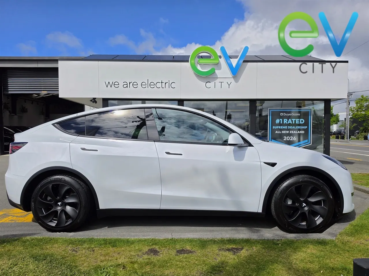 2023 Tesla Model Y Rear Wheel Drive, photo 3