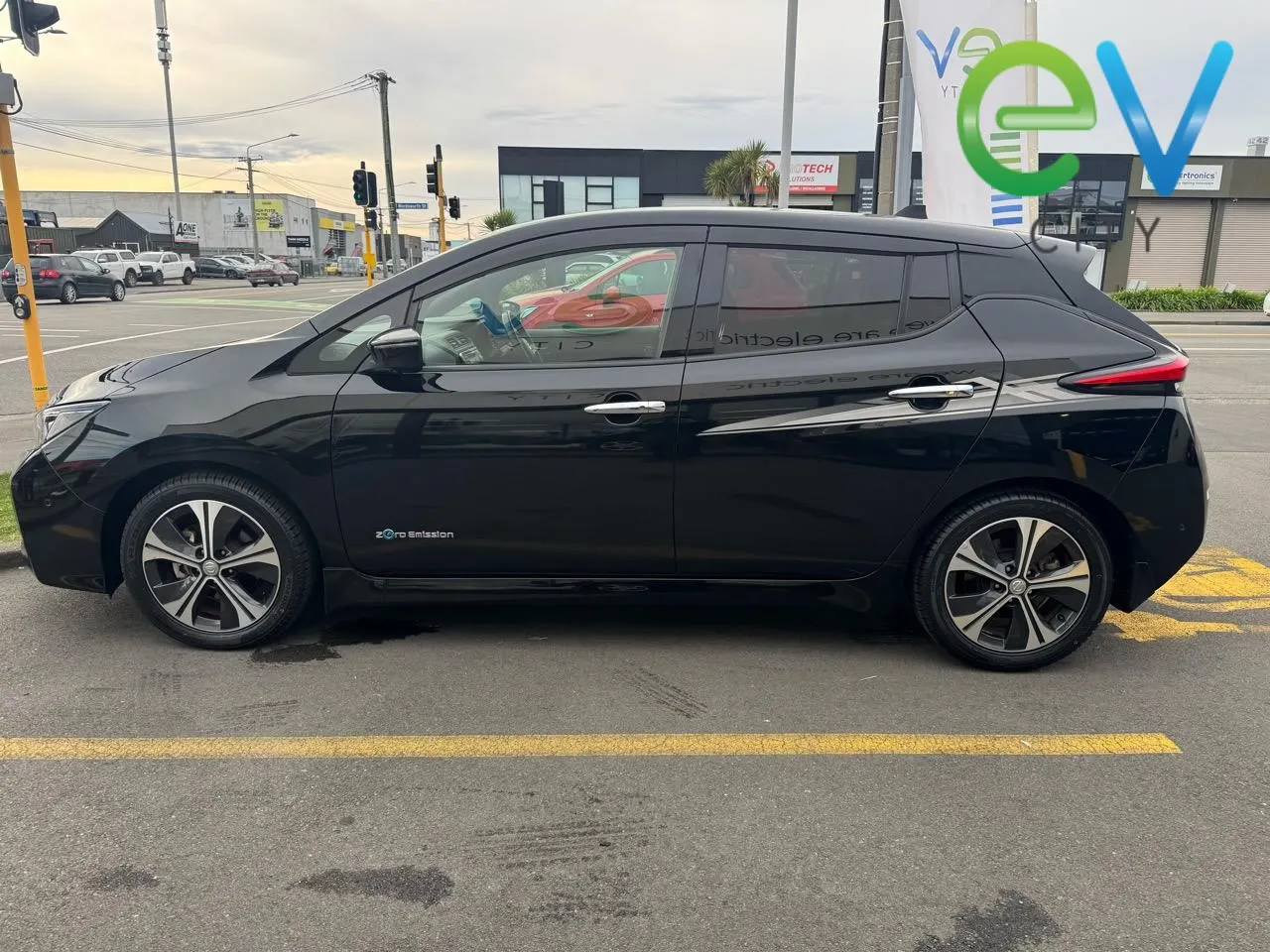2018 Nissan LEAF G 40kWh Pro Pilot, 360 Camera — photo 5