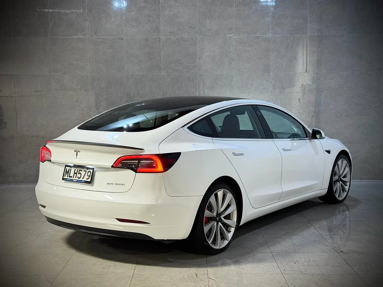 2019 Tesla Model 3 Performance (AWD), photo 3
